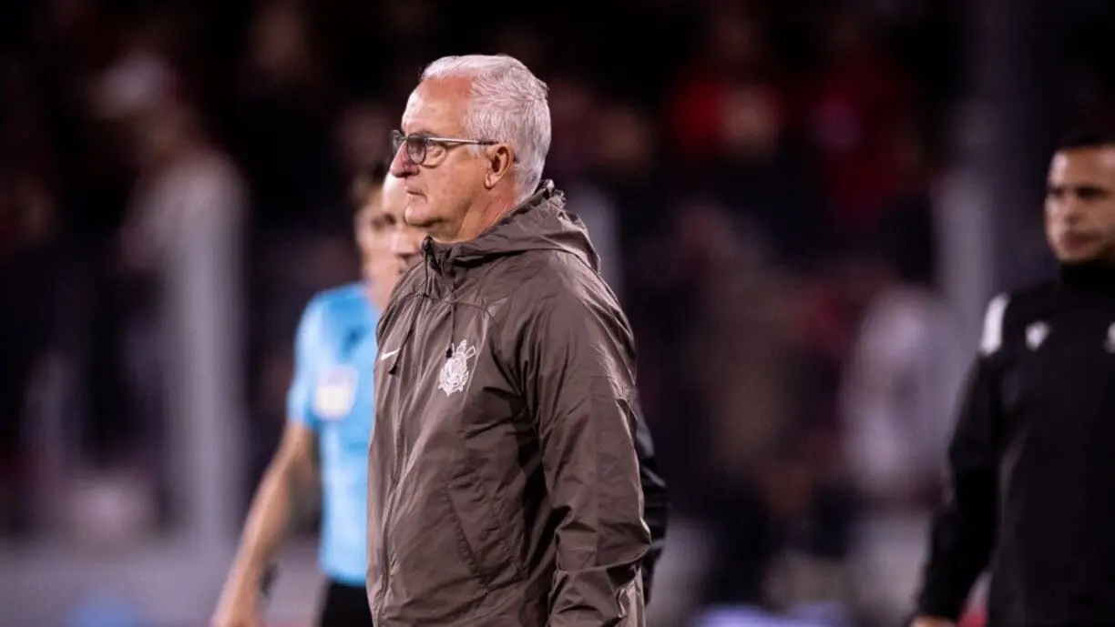 Perto do fim da janela, Dorival Júnior lamenta transfer ban aplicado ao Corinthians