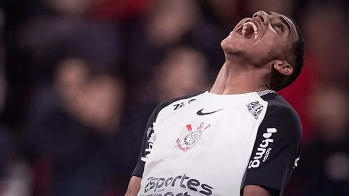 Próximo de estender o vínculo com o Corinthians, Gui Negão brilha com gol da vitória: "Muito feliz"