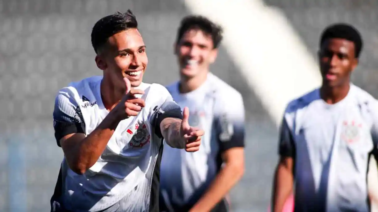 Guilherme Pellegrin enfrenta impasse por renovação e aguarda decisão do Corinthians sobre seu futuro no clube. Foto: Rodrigo Gazzanel / Agência Corinthians
