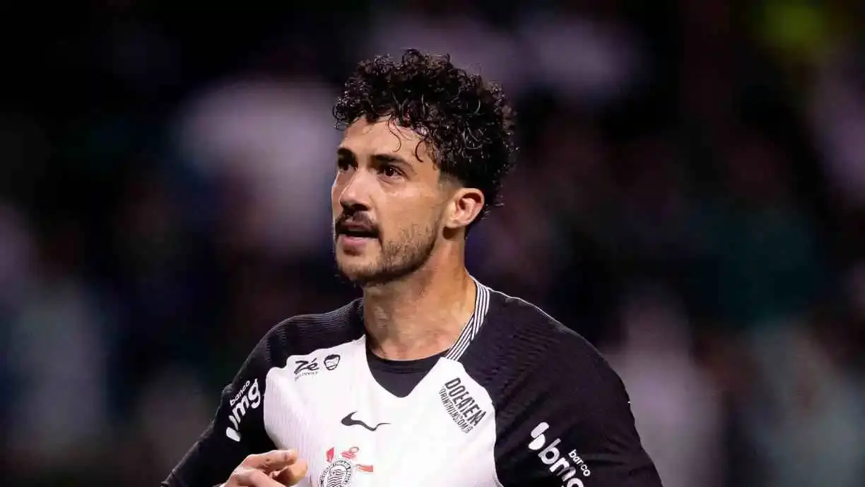 Corinthians vence Vasco e respira no Brasileirão