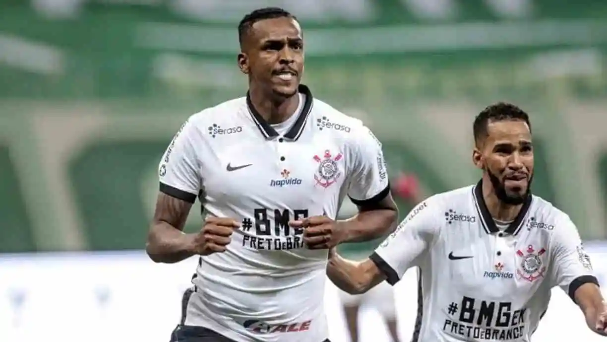 Ídolo do Corinthians, encerra a carreira no futebol e inicia trajetória na música, integrando grupo de pagode. Foto: Rodrigo Coca / Agência Corinthians