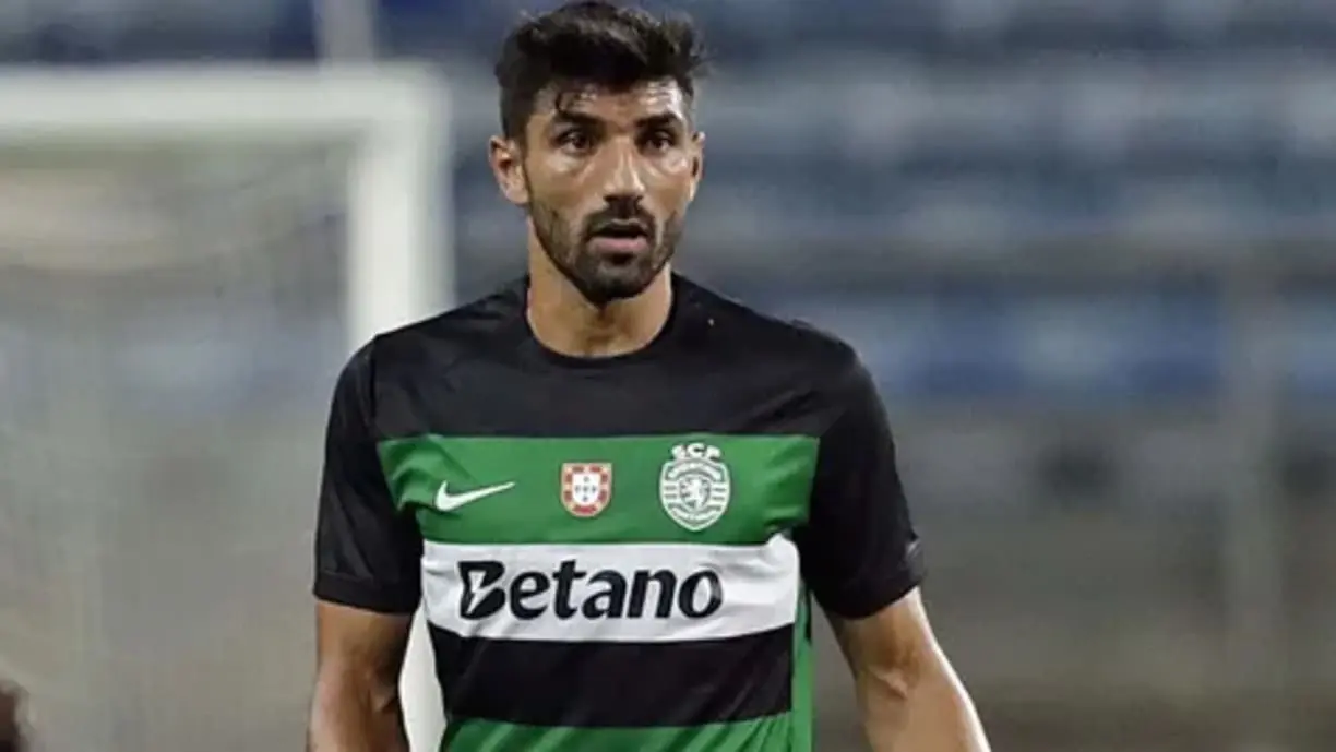 Corinthians segue de olho na situação de Ricardo Esgaio para a sequência desta temporada - Foto: Ricardo Nascimento