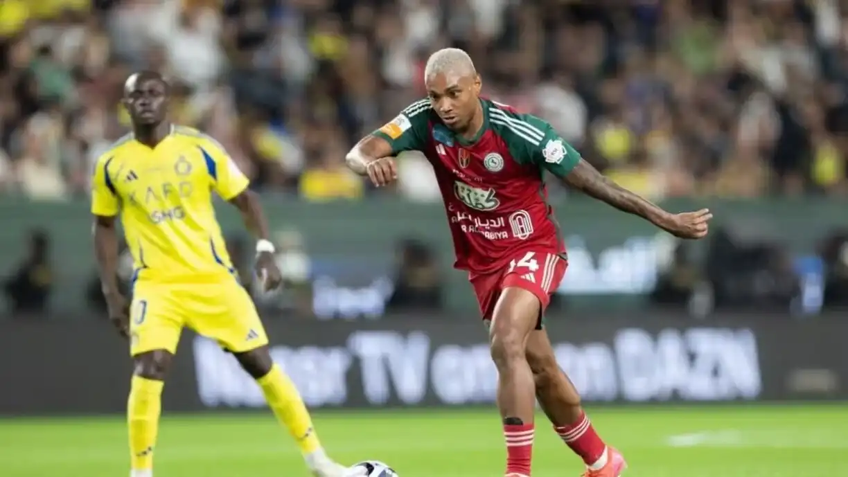 Corinthians está cada vez mais perto de anunciar a contratação do atacante Vitinho, para a sequência da temporada - Foto: Divulgação/Al-Ettifaq