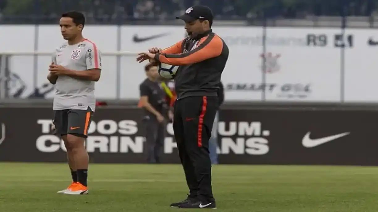 Ex-Corinthians deve assumir o Vitória; teve passagem curta e irregular pelo Timão em 2018, com vice na Copa do Brasil - Foto: Daniel Augusto Jr