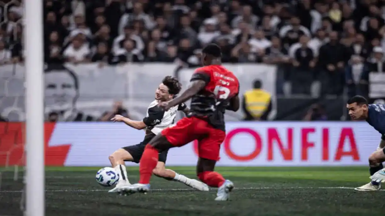 Com gols de Rodrigo Garro e Gui Negão, o Corinthians elimina o Athletico da Copa do Brasil - Foto: Wanderson de Oliveira/Meu Timão