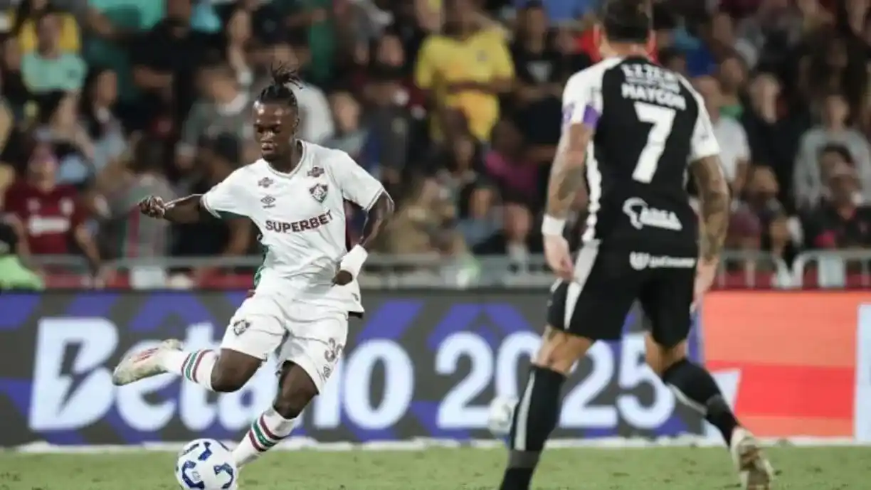 Jogador com passagem pelo Timão exalta o Corinthians depois de vitória sobre o Fluminense - Foto: Marcelo Gonçalves / Fluminense FC