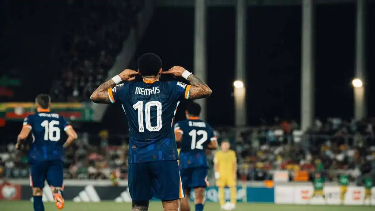 Memphis Depay faz história na noite do último domingo e repete feito de ex-Corinthians - Foto: Divulgação/Instagram - Onsoranje