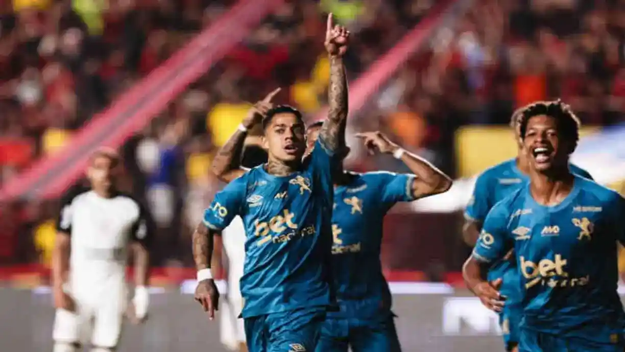 Maycon falou do revés do Corinthians para o Sport e criticou grama da Ilha do Retiro - Foto: Paulo Paiva/Sport Club do Recife
