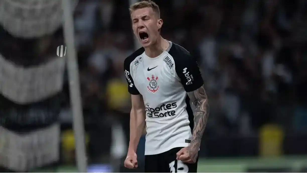 Vitória x Corinthians: Breno Bidon é expulso, mas Charles garante os três pontos no Brasileirão