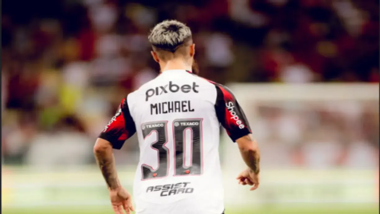 Michael perdeu espaço no Flamengo e busca saída. Corinthians foi especulado, mas enfrentaria obstáculos para avançar na negociação - Foto: Flamengo