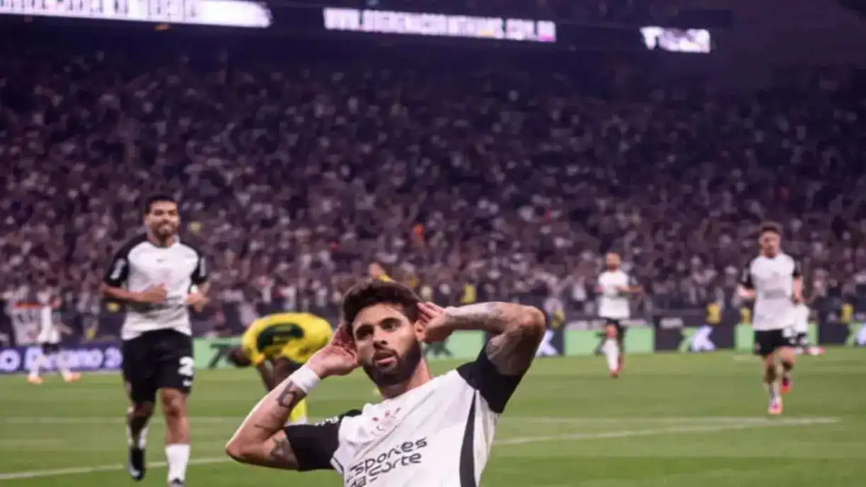 Lucas Silvestre exalta o Corinthians depois do 3 a 0 contra o Mirassol, na Neo Química Arena - Foto: Rodrigo Coca/Agência Corinthians