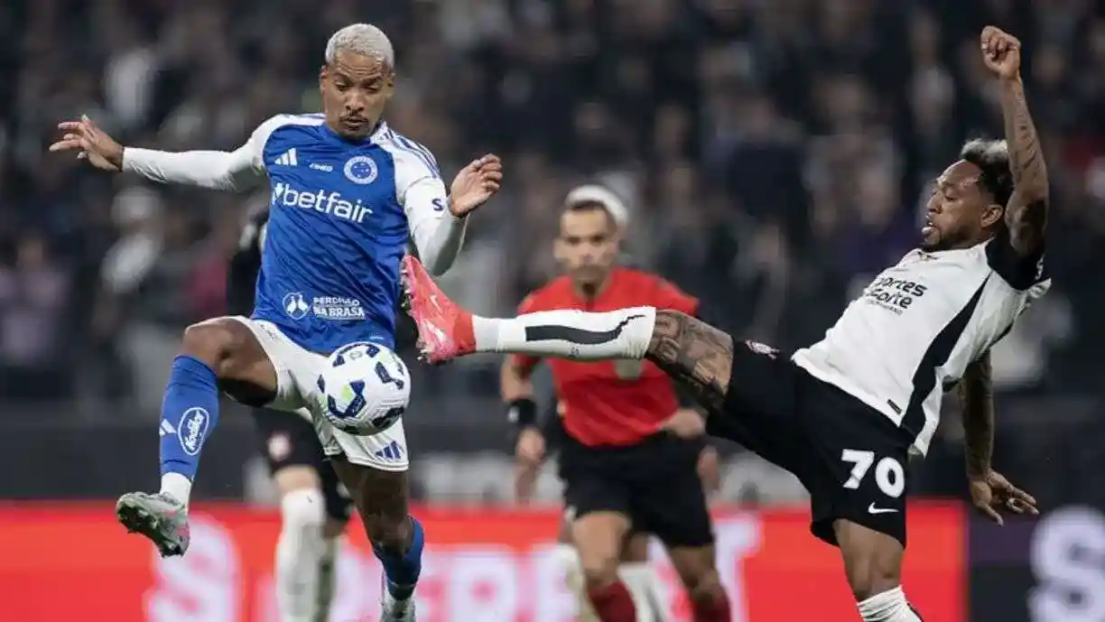 Lucas Silva fala do confronto entre Corinthians e Cruzeiro pela semifinal da Copa do Brasil - Foto: Marco Galvão/Cruzeiro