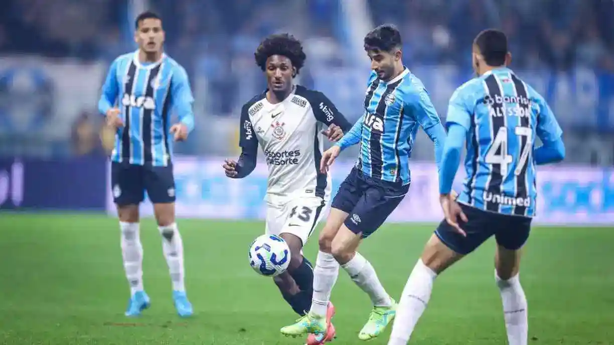 Corinthians e Grêmio duelam no próximo domingo (02), em partida do Brasileirão, na Neo Química Arena -  Foto: Lucas Uebel/Grêmio FBPA