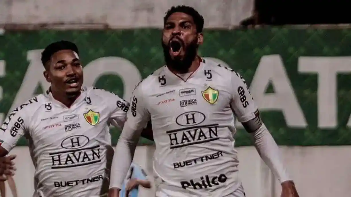 Wallace busca subir de divisão com o Londrina e conta com ex-Corinthians para conquistar a vaga para a Série B do Brasileirão - Foto: Reprodução/Internet