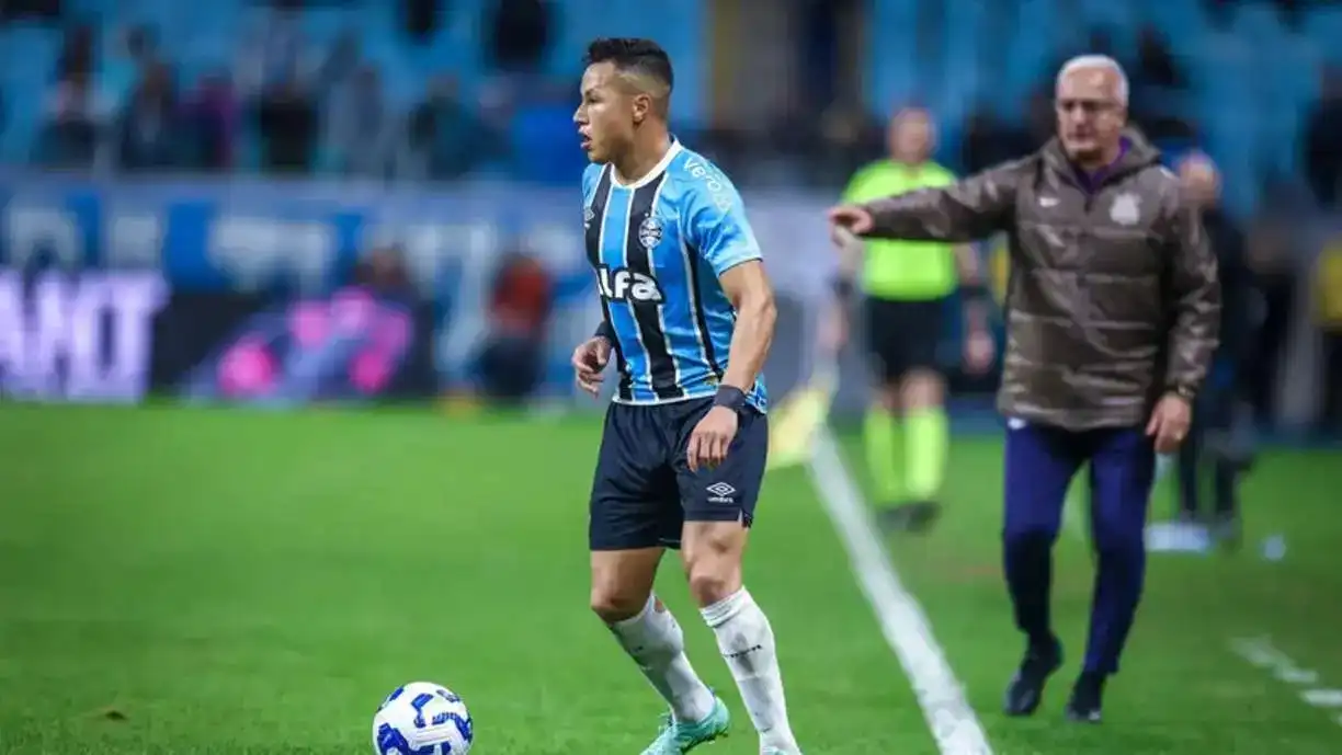 Corinthians encontra velho conhecido do Timão em duelo contra o Grêmio, pelo Campeonato Brasileiro - Foto: Lucas Uebel/Grêmio FBPA