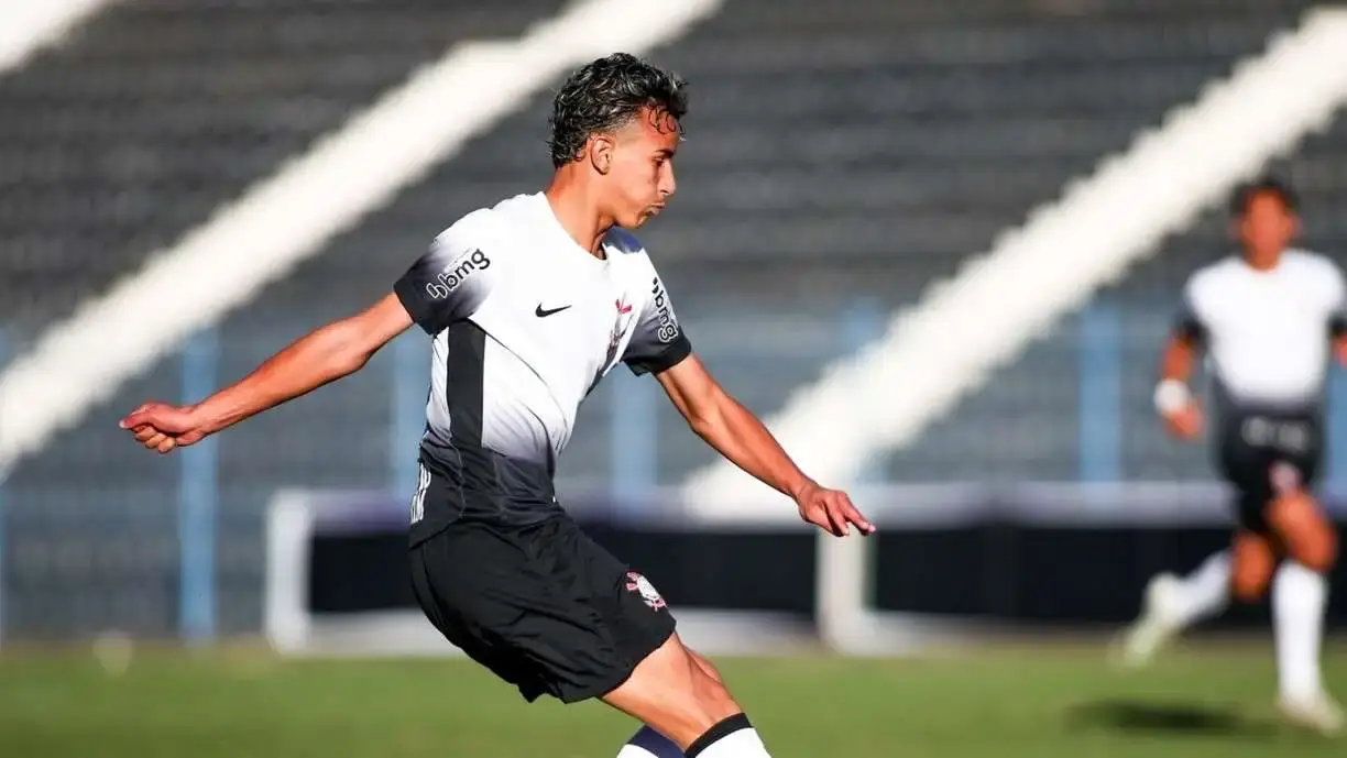 Fabinho Soldado e Gui Amorim tiveram longo papo no CT do Corinthians, nesta segunda-feira - Foto: Rodrigo Gazzanel/Agência Corinthians