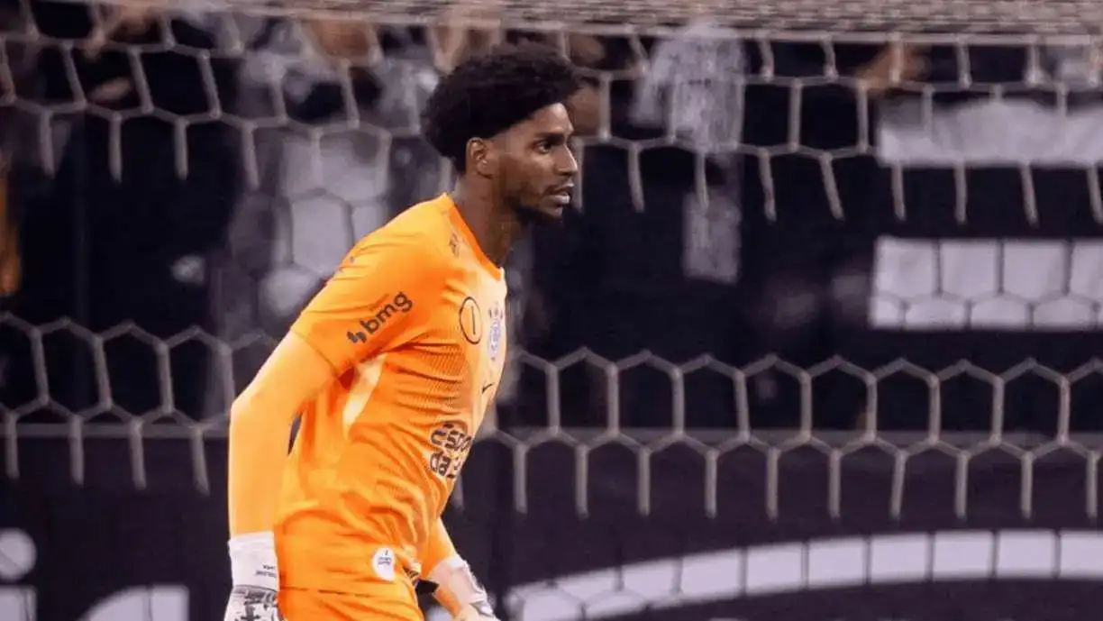 Hugo Souza pode voltar ao Corinthians para o duelo diante do Grêmio pelo Campeonato Brasileiro - Foto: Rodrigo Coca/Agência Corinthians