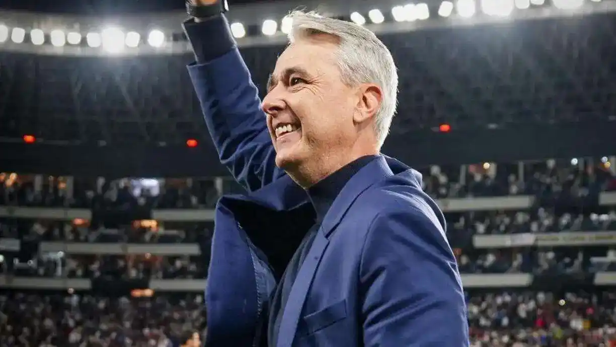 Ex-Timão enaltece Tiago Nunes e revela como era o comandante quando era técnico do Corinthians - Foto: Divulgação/LDU Quito