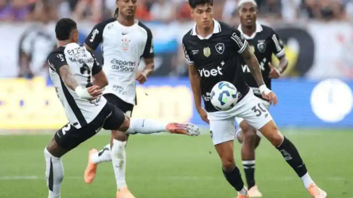 Ex-Corinthians se faz presente na Neo Química Arena, para o duelo de hoje contra o Botafogo - Foto: Vitor Silva/Botafogo F.R