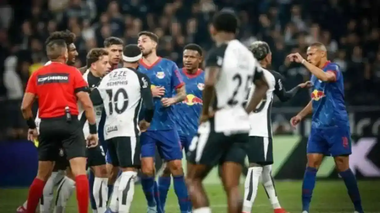 Bragantino e Corinthians se enfrentam na noite desta quarta-feira (05), pelo Campeonato Brasileiro - Foto: Ari Ferreira/Red Bull Bragantino