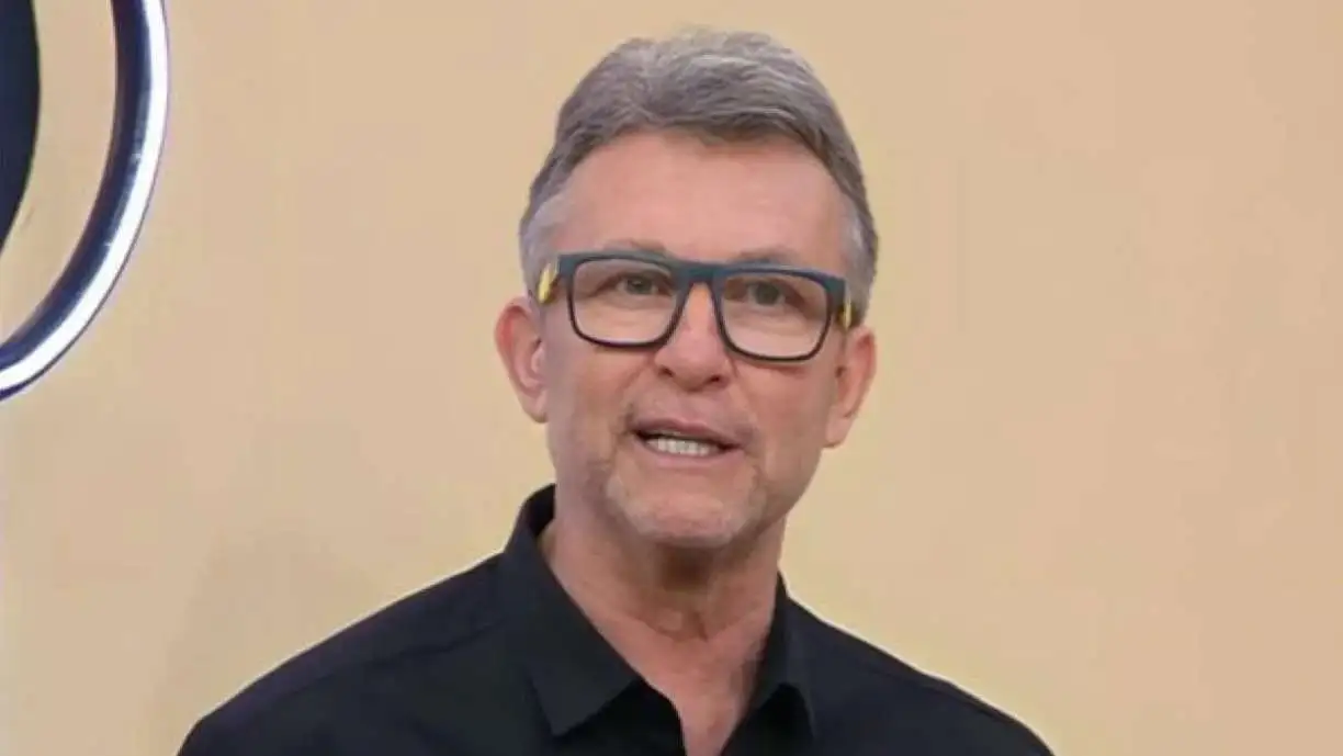 Neto comentou sobre as dificuldades políticas que o Corinthians vem enfrentando e elogia direções de Palmeiras e Flamengo - Foto: Reprodução/Band