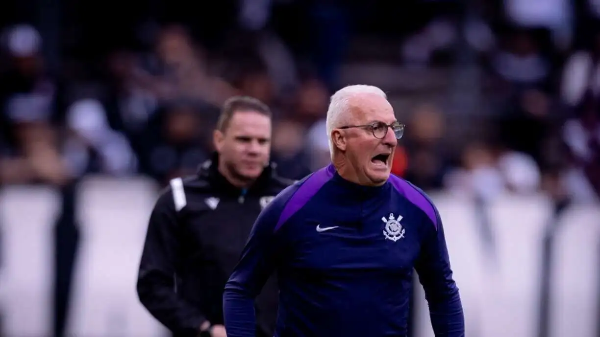 Dorival Júnior falou em coletiva na Neo Química Arena, depois da derrota do Corinthians para o Ceará - Foto: Rodrigo Coca/Agência Corinthians