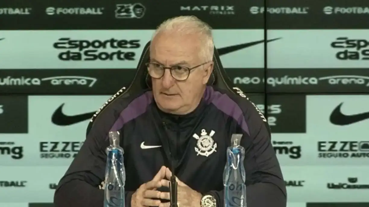 Dorival Júnior falou sobre a vitória do Corinthians na noite da última quinta-feira (20) - Foto: Reprodução/YouTube - Corinthians TV