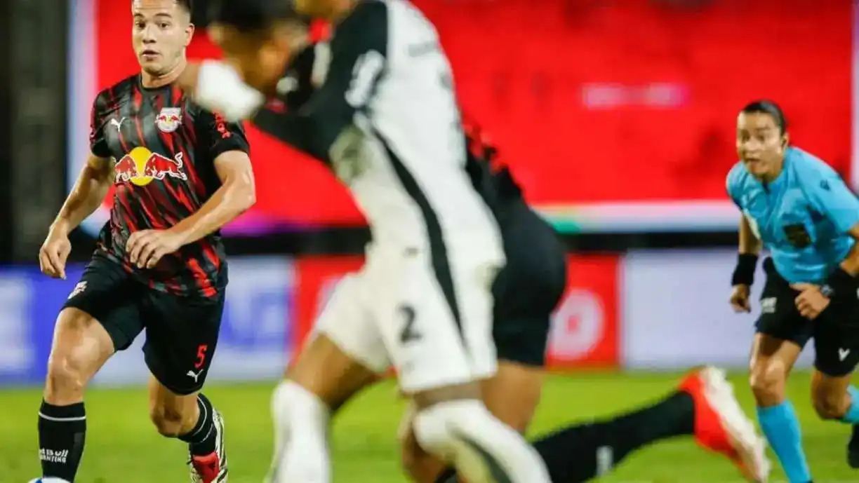 Ex-Corinthians analisa atuação de árbitra, em partida do Timão diante do Bragantino - Foto: Ari Ferreira/Red Bull Bragantino