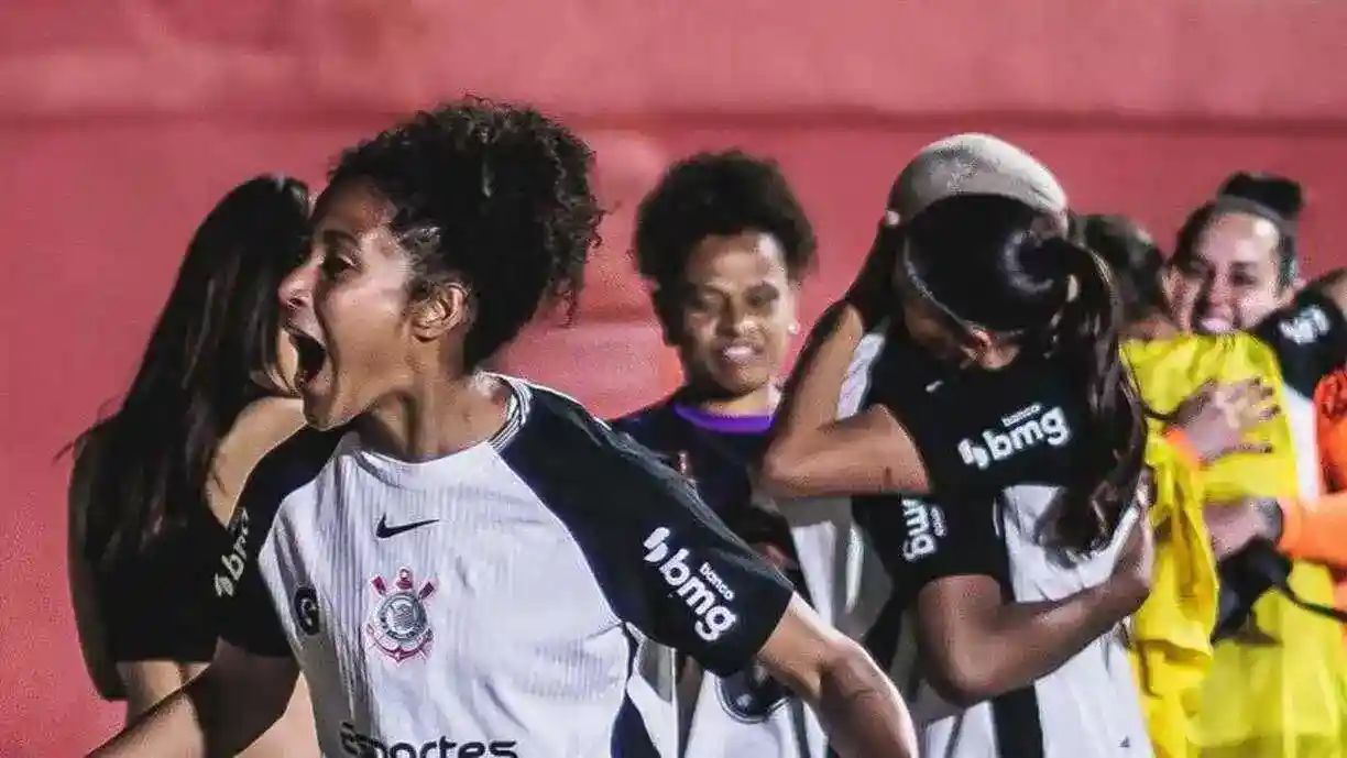 Gi Fernandes e Nicole ficarão no Corinthians por mais três temporadas e falaram sobre a extensão de contrato com o alvinegro paulista - Foto: Vinnicius Silva