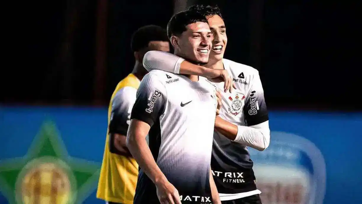 A diretoria do Corinthians estendeu o contrato de mais um atleta destaque da base - Foto: Divulgação/Instagram - Guilherme Pires