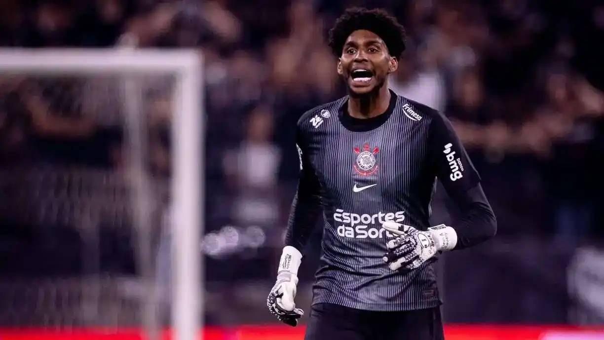 Hugo Souza voltou ao gol do Corinthians no duelo contra o Grêmio, no último final de semana - Foto: Rodrigo Coca/Agência Corinthians