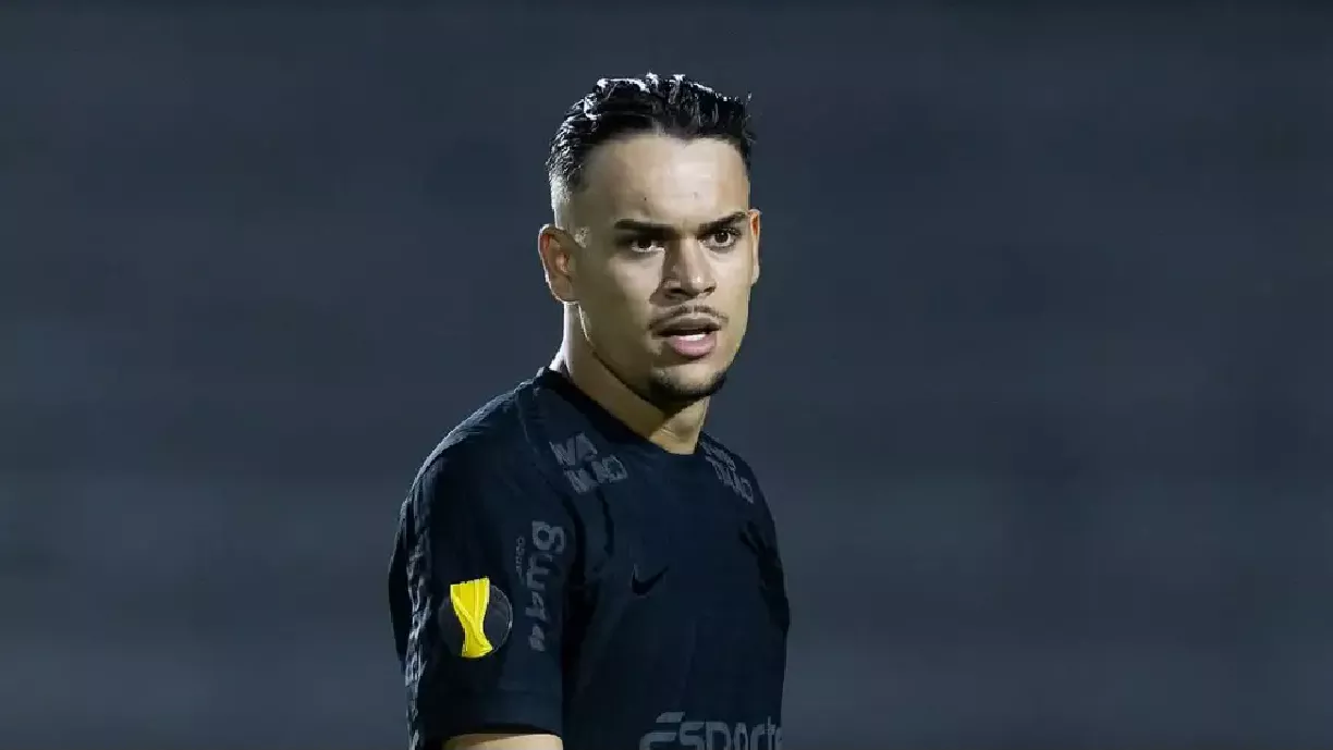 João Pedro Tchoca tem salário de R$ 35 mil no Corinthians, o menor do elenco, e pode sair por falta de valorização - Foto: Reprodução; Corinthians