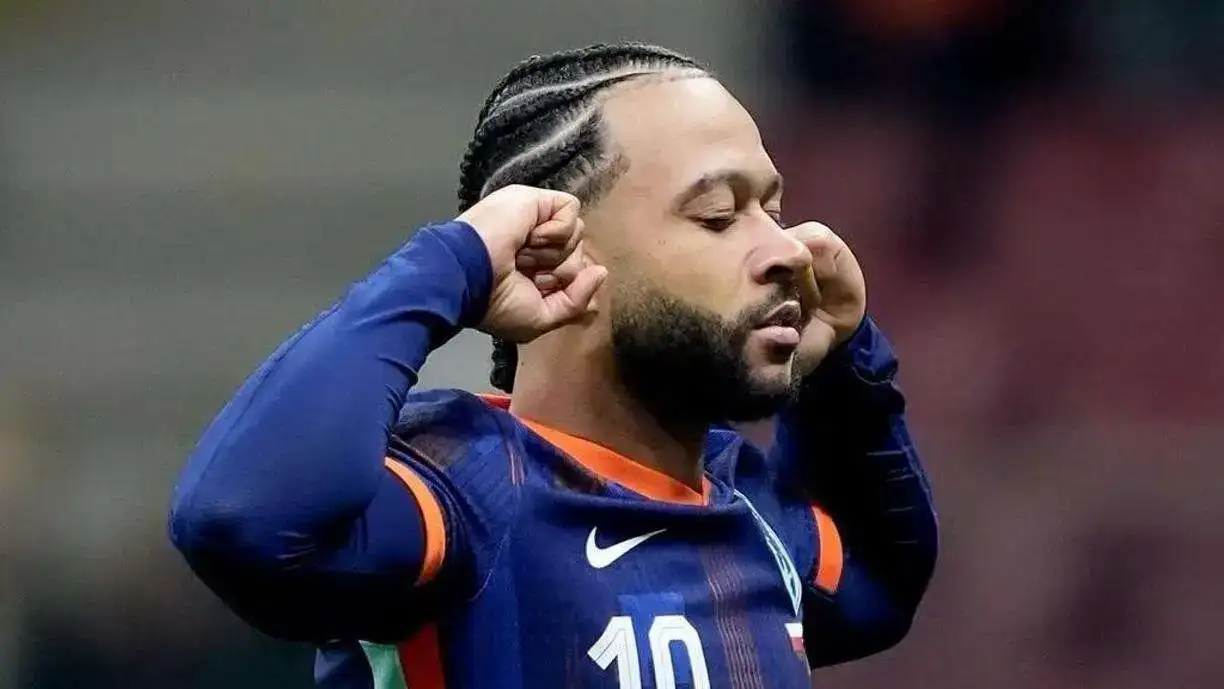 Camisa 10 do Corinthians, Memphis Depay marca mais um gol nas Eliminatórias para a Copa do Mundo de 2026 - Foto: Reprodução/Instagram - Onsoranje