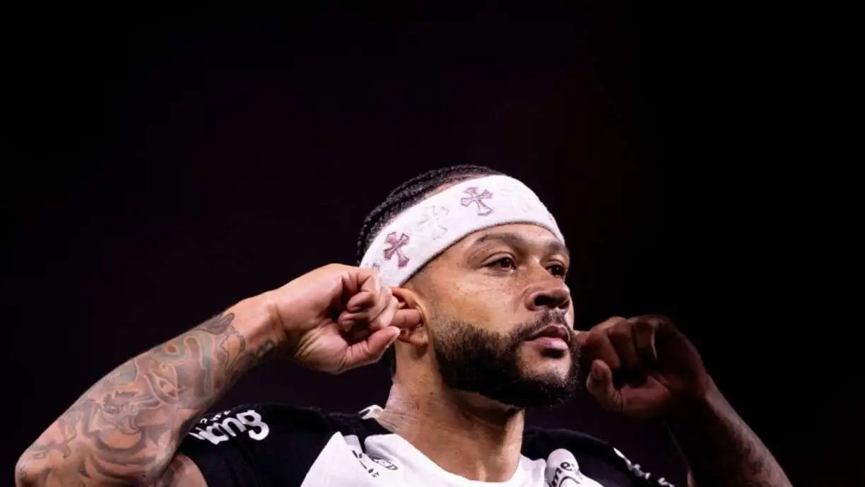 Memphis Depay marcou um golaço na vitória do Corinthians contra o São Paulo - Foto: Rodrigo Coca/Agência Corinthians