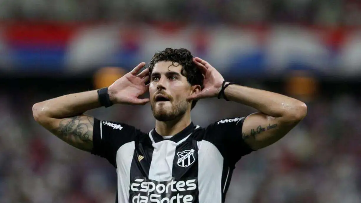 Pedro Raul permanece no Ceará para o ano de 2026 ou retorna para o Corinthians? - Foto: Ismael Soares/SVM