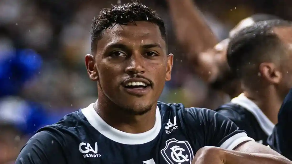 Pedro Rocha, artilheiro da Série B com 15 gols, recusou ofertas externas e mira clube grande da Série A; Corinthians monitora situação - Foto: Reprodução