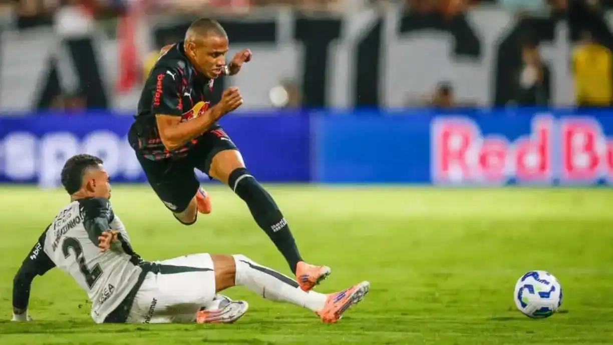Yuri Alberto concede entrevista após a derrota do Corinthians para o Bragantino - Foto: Rodrigo Coca/Agência Corinthians