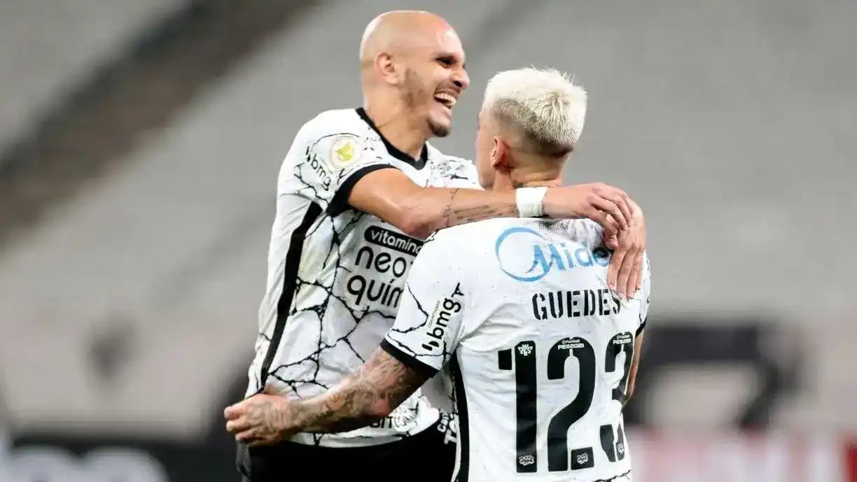 Róger Guedes cita conselhos de Fábio Santos no Corinthians, após pergunta sobre cavada de Yuri Alberto - Foto: Rodrigo Coca/Agência Corinthians