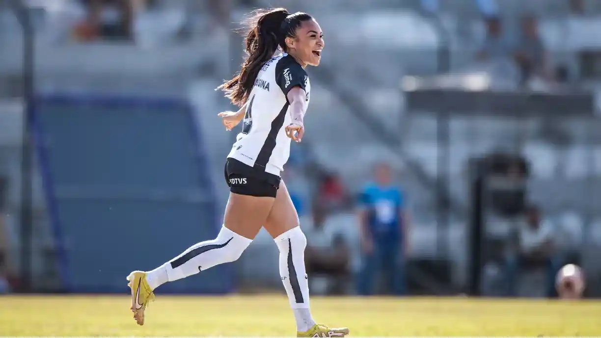 Thaís Regina, zagueira do Corinthians, pediu desculpas por post considerado homofóbico e afirmou que foi mal interpretada - Foto: Pedro Zacchi/Agência Paulistão