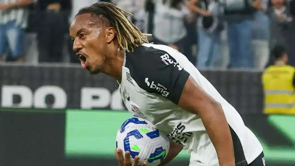 No último Corinthians e Fortaleza, André Carrillo evitou a derrota do alvinegro ao marcar nos minutos finais - Foto: Rodrigo Coca/Agência Corinthians