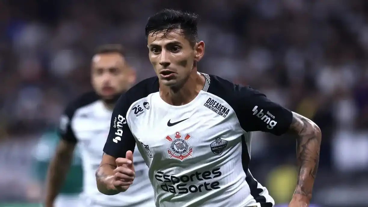 Corinthians quer manter Fabrizio Angileri no elenco da próxima temporada e conversa com jogador por uma extensão contratual - Foto: Reprodução