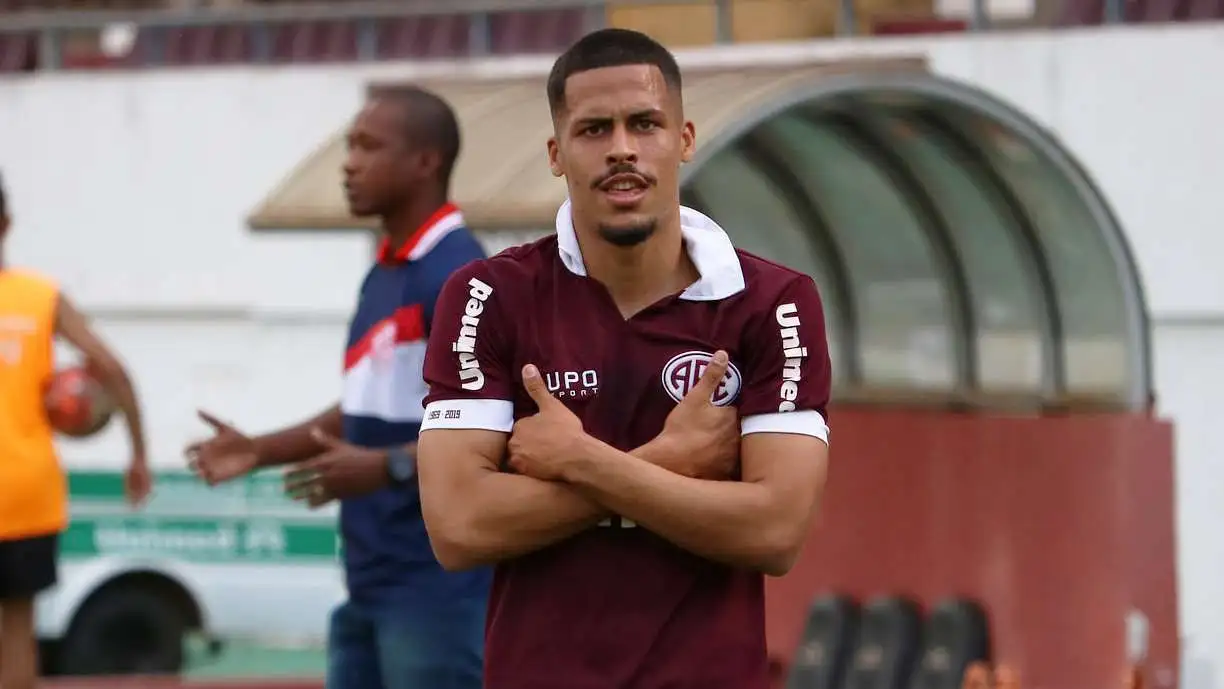 Corinthians busca jogador da Ferroviária, mas tem a concorrência de outros times do Brasileirão - Foto: Tiago Pavini / Ferroviária SAF
