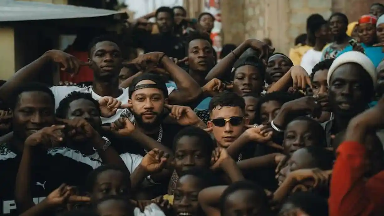 Memphis Depay do Corinthians, lança Work a Lot, documentário voltado para a realidade brasileira - Foto: Reproduçã/Instagram