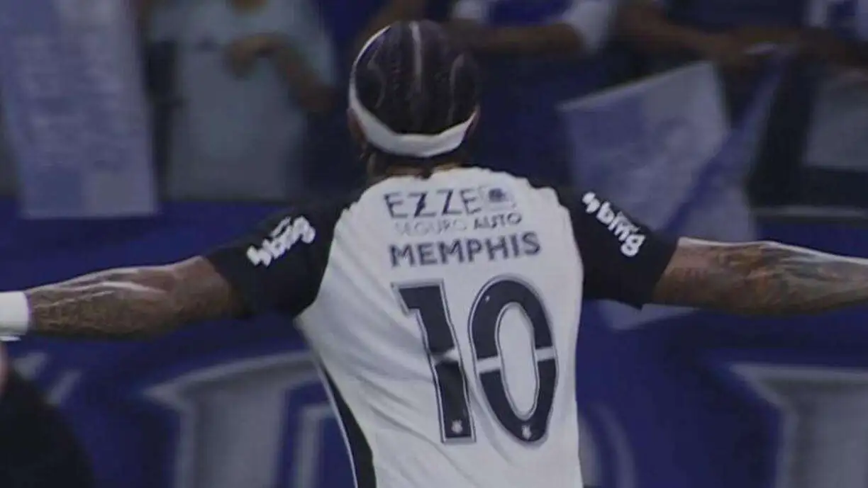 Memphis Depay marca e o Corinthians vence o Cruzeiro dentro do Mineirão, pelo placar de 1 a 0 - Foto: Reprodução/SporTV