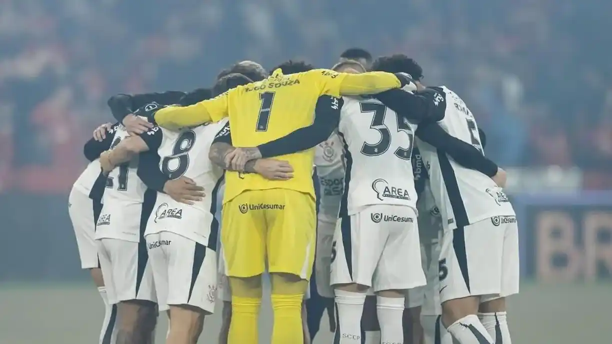 Corinthians tenta ajustar defesa sob comando de Dorival Júnior antes da semifinal da Copa do Brasil contra o Cruzeiro - Foto: Instagram/@Corinthians
