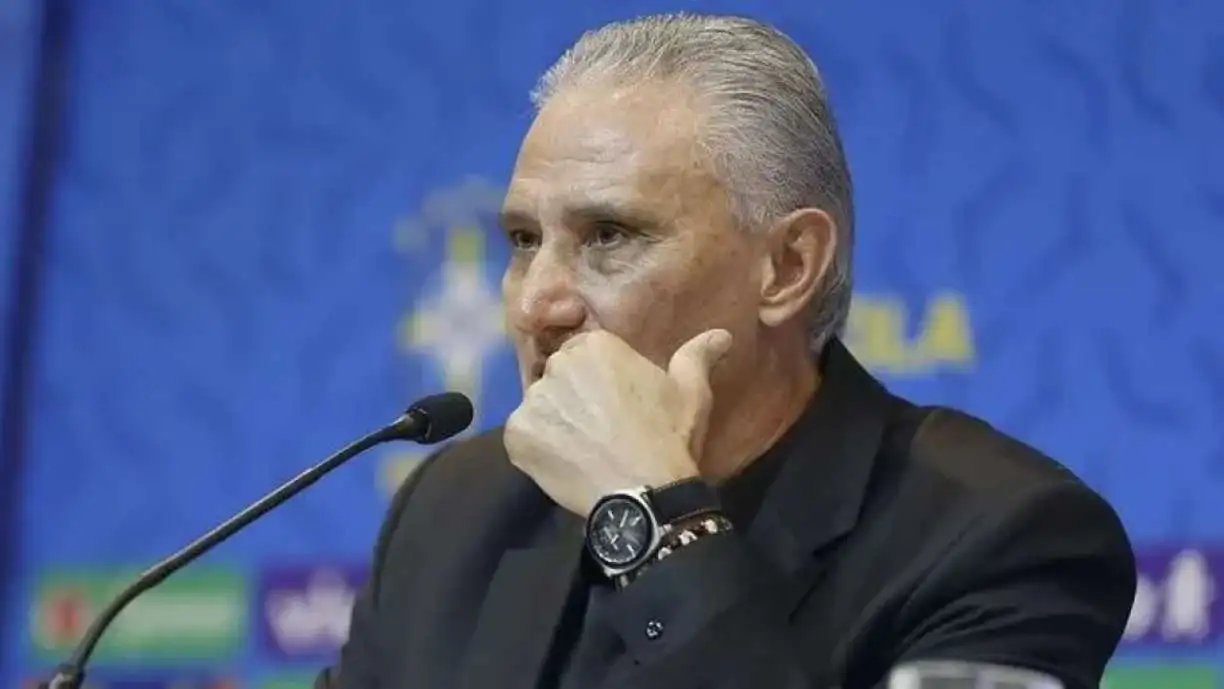 Comandante com passagem pelo Corinthians, Tite volta ao mercado e pode dirigir equipe do Velho Continente - Foto: Rafael Ribeiro CBF