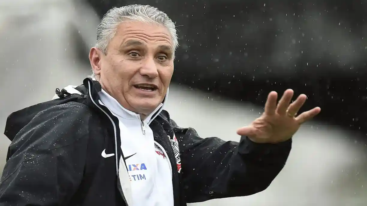Tite foi questionado sobre o desempenho de Dorival Júnior com o Corinthians nesta temporada - Foto: Rperodução
