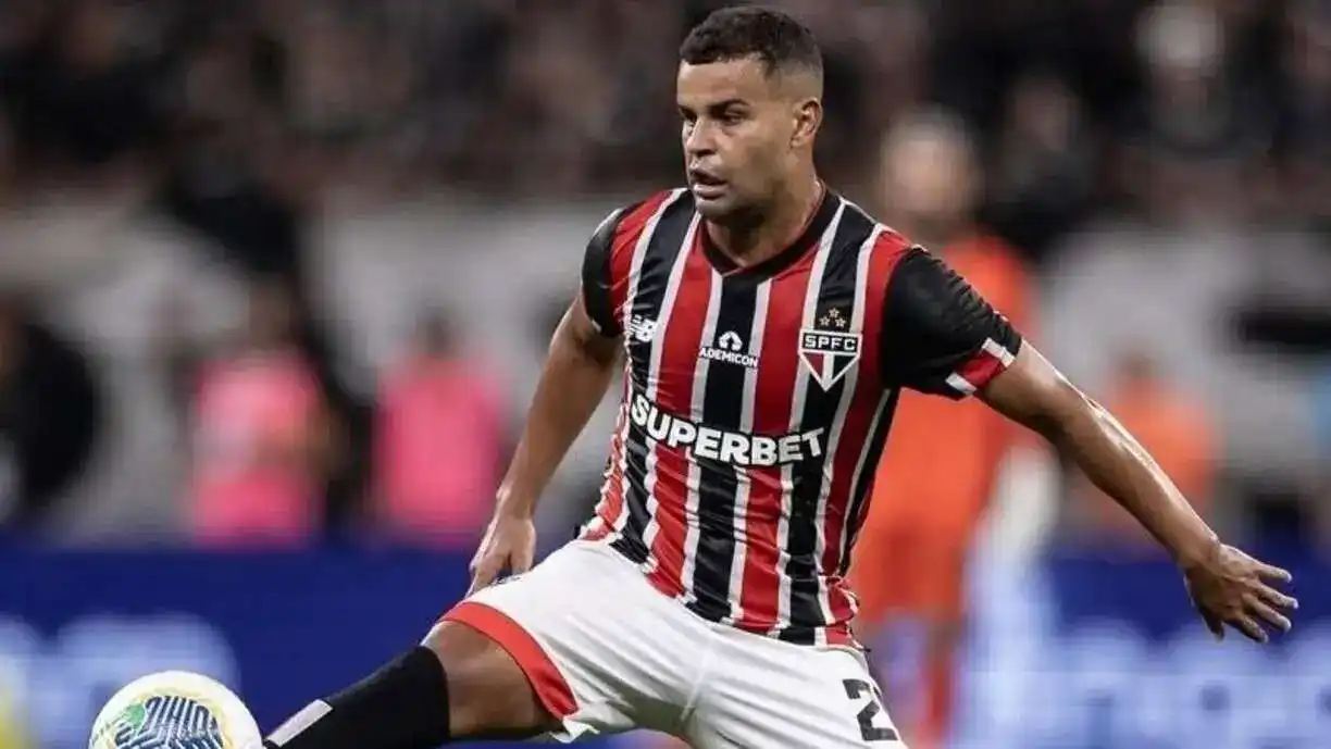 Alisson está cada vez mais perto de trocar o São Paulo pelo Corinthians neste janela - Foto: Reprodução/X - São Paulo FC