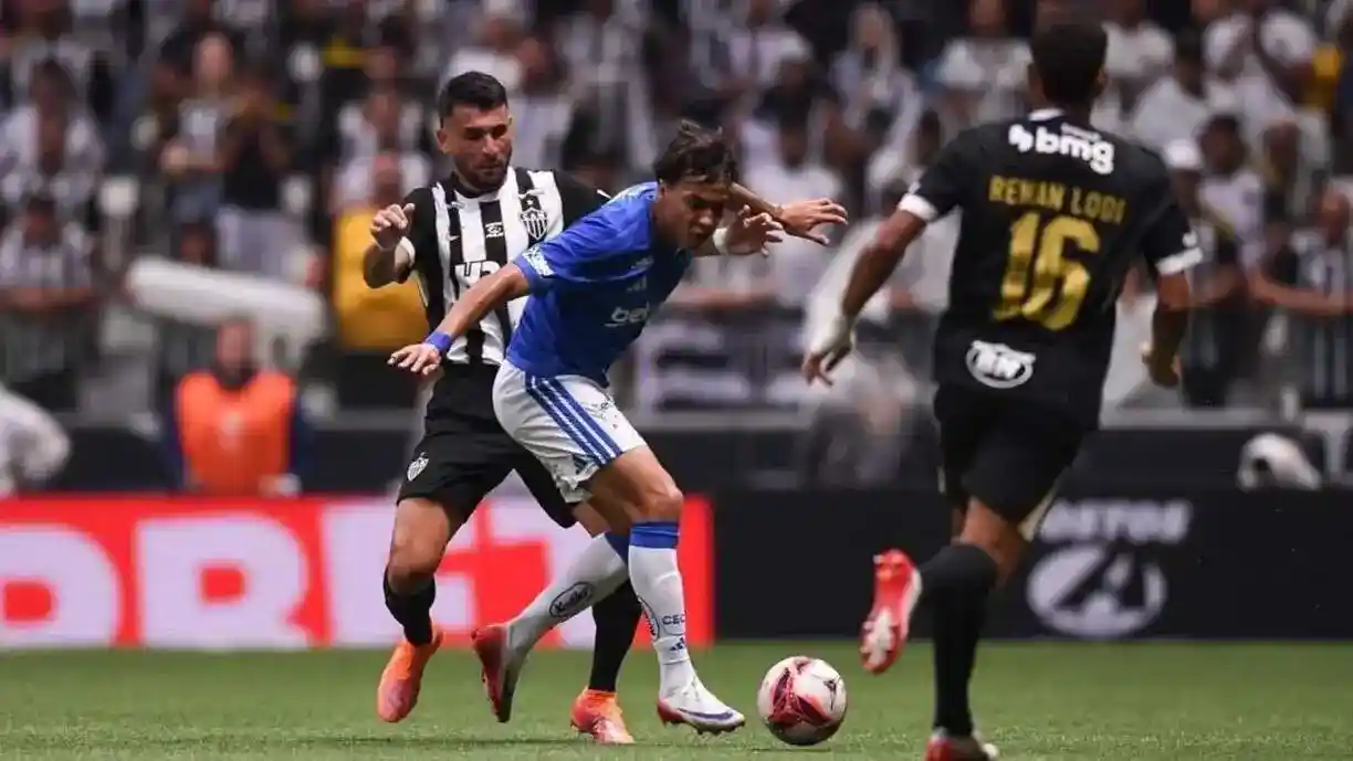 Ex-Corinthians, Tite vê o Cruzeiro sendo derrotado pelo Atlético-MG no Campeonato Mineiro - Foto: Flávio Tavares / O Tempo