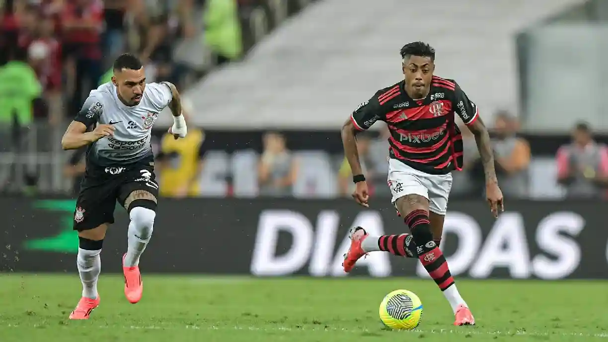 Dorival Júnior analisa quem será os seus titulares na partida entre Corinthians e Flamengo - Foto: Reprodução